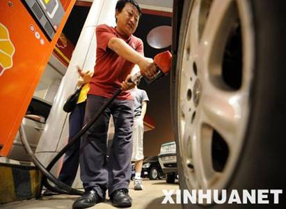 成品油定價機(jī)制遭質(zhì)疑 絆腳石待除